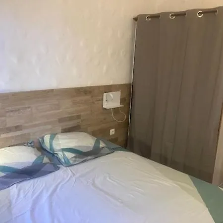 Chez Jean Claude La Des Amis