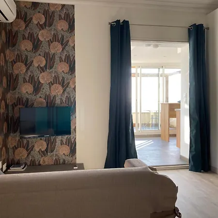 Chez Jean Claude La Des Amis شقة