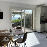 Chez Jean Claude La Des Amis דירה אולמטו