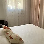 Chez Jean Claude La Des Amis * אולמטו