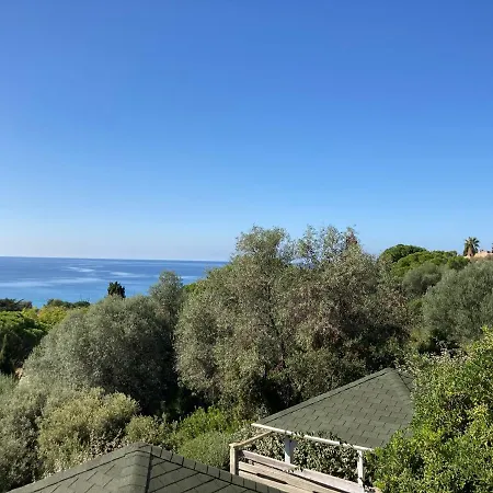 Chez Jean Claude La Des Amis *